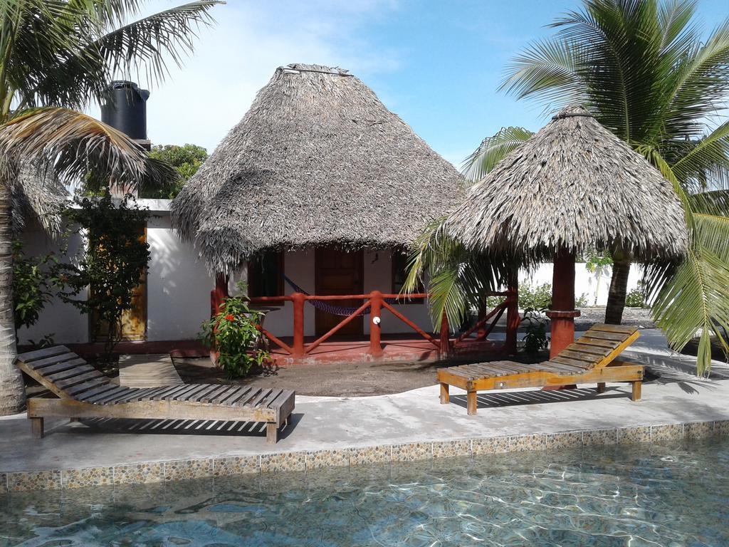 Bungalows Familiares Monterrico Buitenkant foto