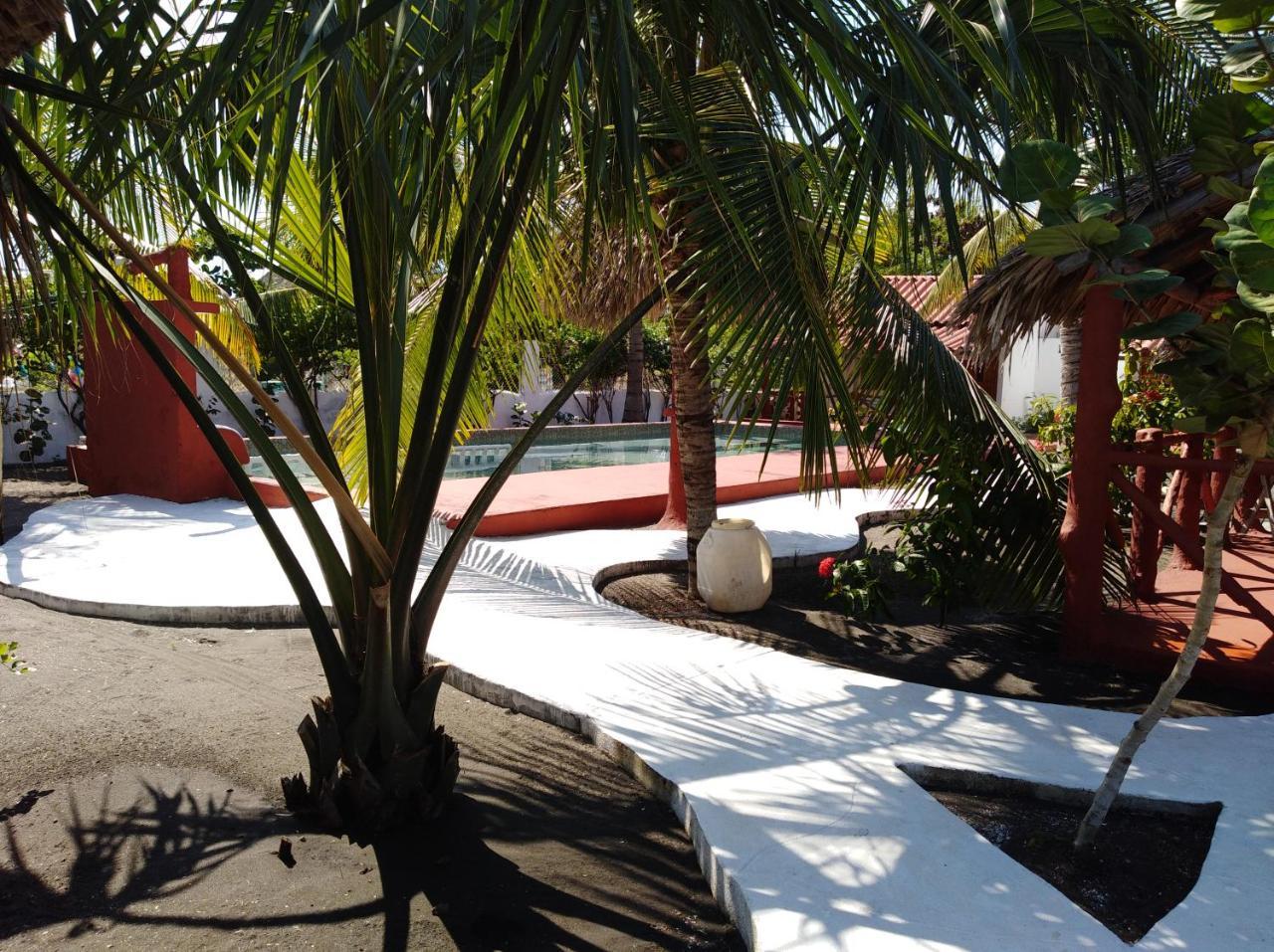 Bungalows Familiares Monterrico Buitenkant foto