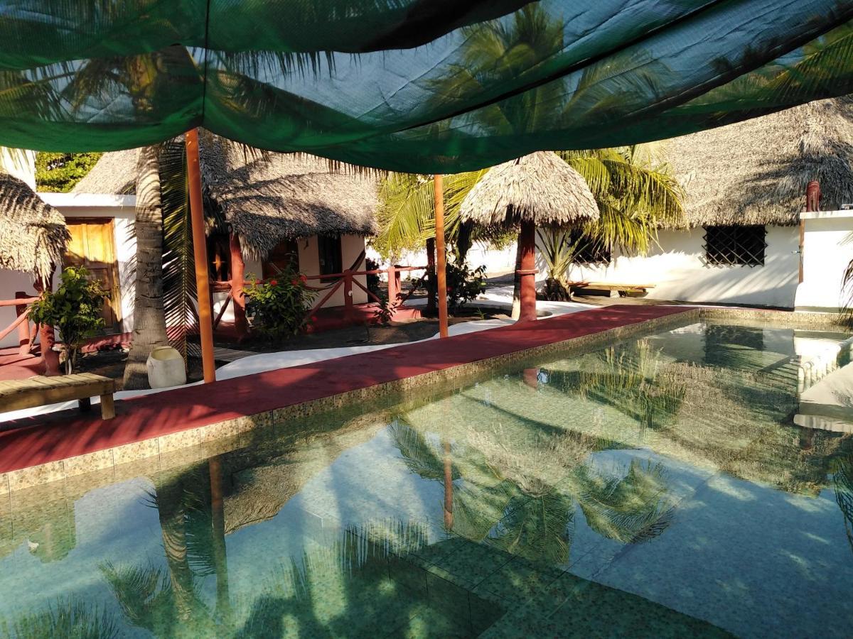 Bungalows Familiares Monterrico Buitenkant foto